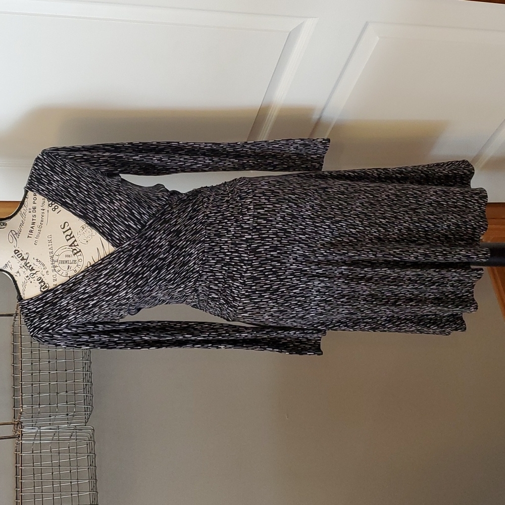 NY&Co Black & White Long Sleeved V-Neck Faux Wrap Dress, XS
